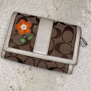 Coach wallet with flower
